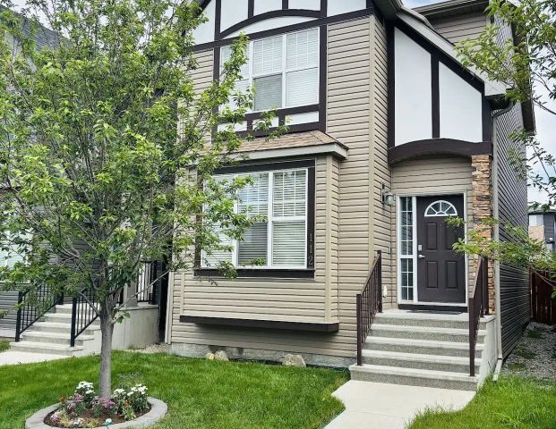 4 + flex room, 3.5 bath home 5 minute walk to Our Lady of Grace — 4 Bedrooms+ Den House - Photo 1