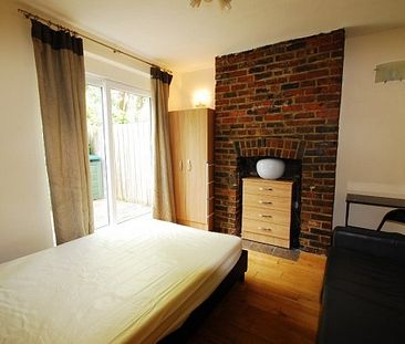 3 Bed - Springbank Road, Sandyford - Photo 6