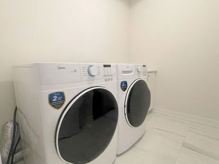 For Lease - 3073 Welsman Gardens, Oakville, Ontario - Photo 5