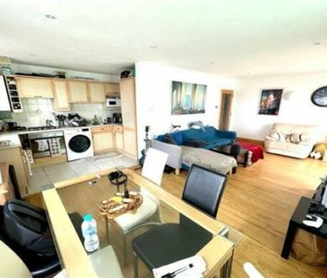 Pacific Close, SO14 - Photo 3