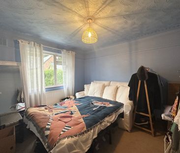 Broadstone , Poole - Photo 5