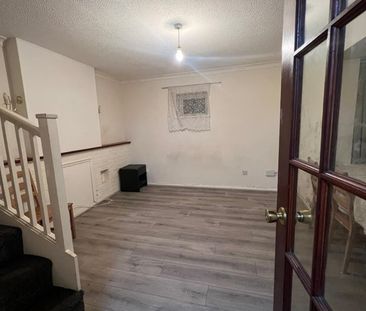 2 Bed Semi-Detached House, Biscot Road, LU3 - Photo 1