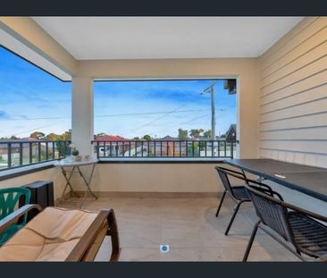 Modern Living - Photo 6