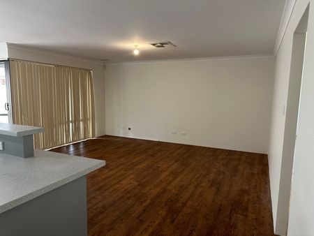 FABULOUS FAMILY HOME - Photo 2