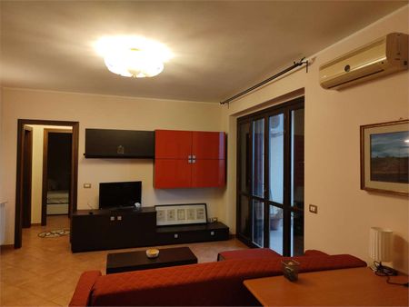 Aci trezza 3 vani arredato con garage - Photo 3