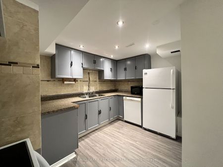 For Lease - 1731 Echo Point Court, Pickering, Ontario - Photo 2