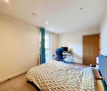 2 bedroom flat to rent - Photo 2