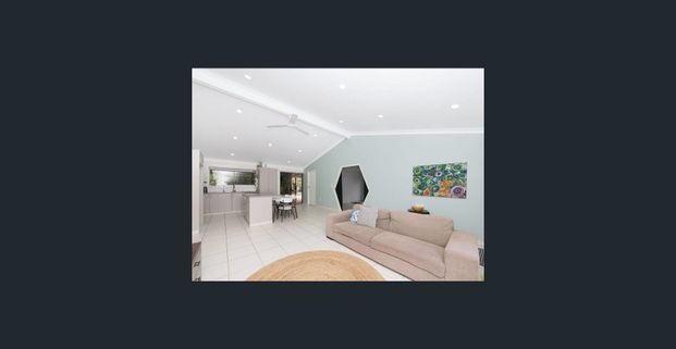 Comfortable Family Living in a Quiet Annandale Court! - Photo 1