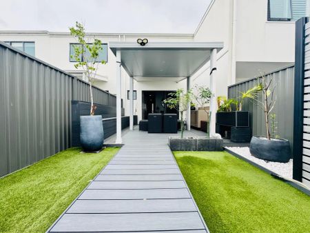 “2 Bedroom House” - Photo 2