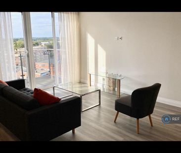 1 bedroom penthouse to rent - Photo 2