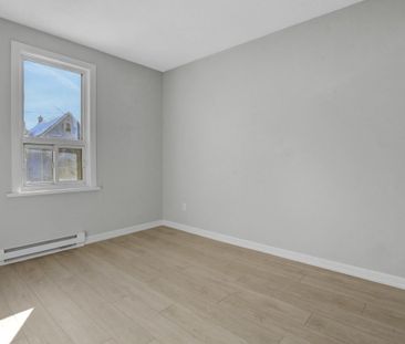 For Lease - 9 Larch Street Unit# 2, West Centre Town, Ontario - Photo 2