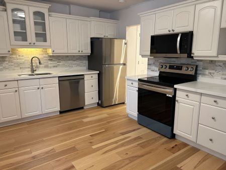 For Lease - 342 Eglinton Avenue, Toronto, Ontario - Photo 5