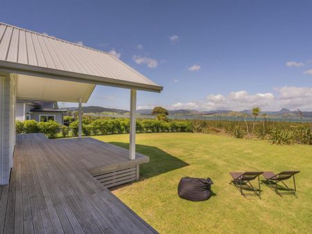 HARBOUR FRONT PARADISE - Photo 2