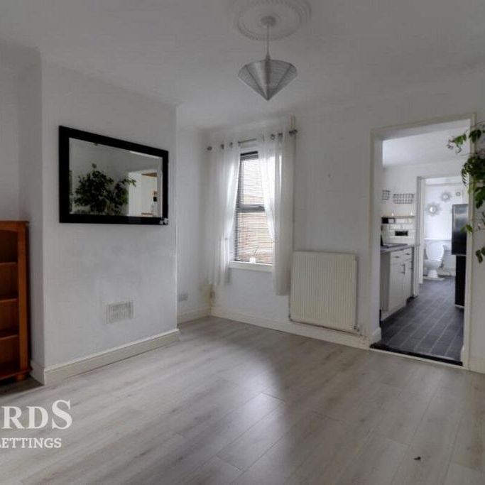 3 bedroom terraced house to rent - Photo 1