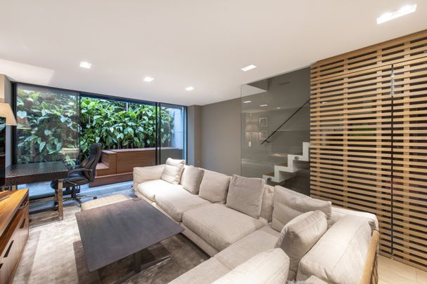 Montpelier Square, Knightsbridge, SW7, London - Photo 1