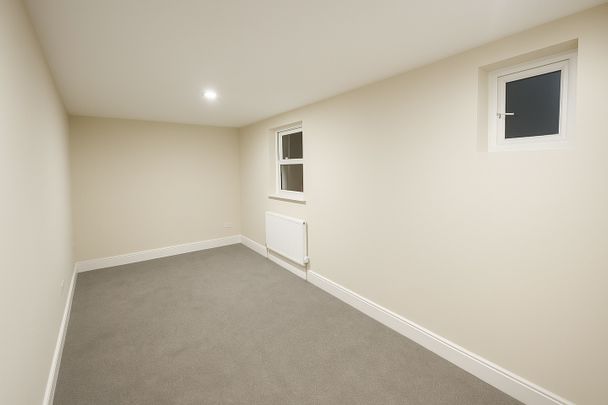 3 Bed Flat, Church Road, E10 - Photo 1