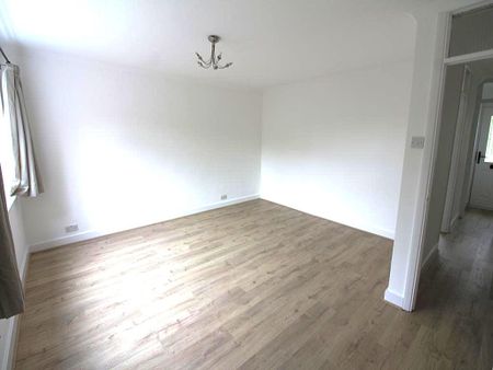 2 bedroom maisonette to rent - Photo 2