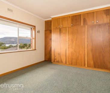 Spacious Family home - Photo 4