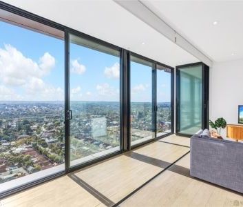 North-facing views with space and ultra convenience - Photo 5