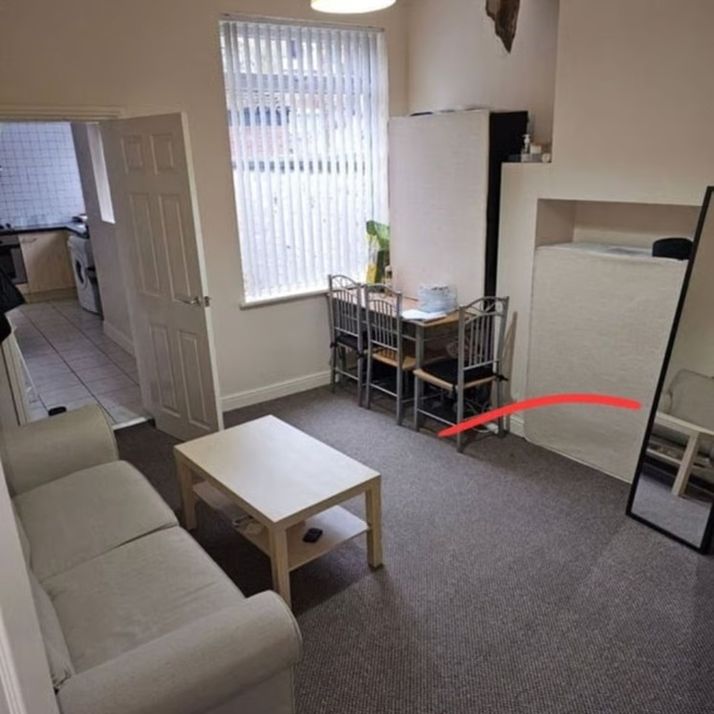 Room in a Shared House, Carnforth Street, M14 - Photo 1