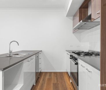 Stylish Family Living in a Prime Tarneit Location - Photo 5