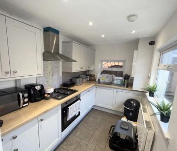 236 Donegall Road, Belfast, BT12 5NE - Photo 1