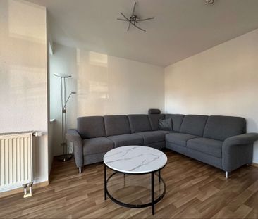 Helle, gepflegte Wohnung mit Balkon und Einbauküche - Photo 2