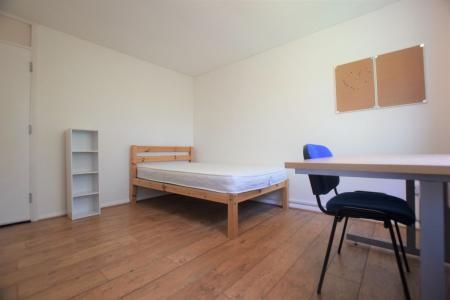3 Bedroom Student Home - 23 Hawe Close, UKC - Photo 3