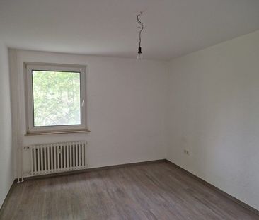 Top-Angebot: Frisch renovierte 2-Raum-Wohnung in ansprechender Lage - Foto 3