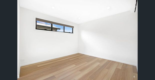 STREET FRONTAGE MODERN TOWNHOUSE - Photo 1