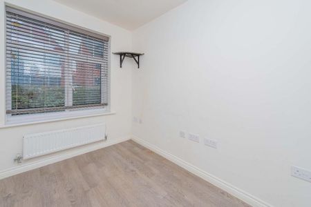 5 bedroom detached house to rent - Photo 3