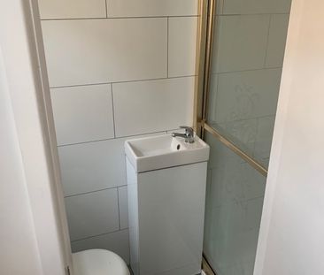 1 Bed Flat, Green Lanes, N13 - Photo 5