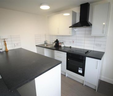 2 bedroom maisonette to rent - Photo 4