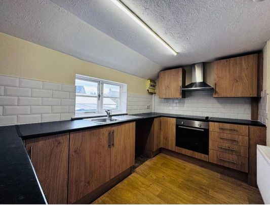 3 bedroom apartment to rent - Photo 1