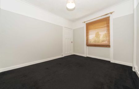 Price £995 pcm - Available Now - Unfurnished - Photo 2