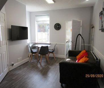 1 bedroom terraced house to rent - Photo 4