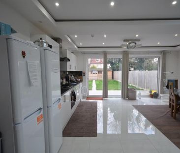 1 bedroom private hall to rent - Photo 1