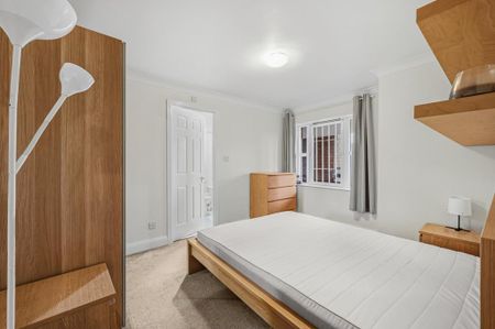 3 bedroom flat to rent - Photo 5