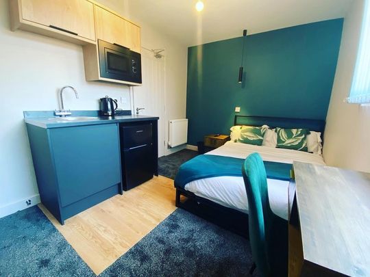 5 bedroom house of multiple occupation to rent - Photo 1