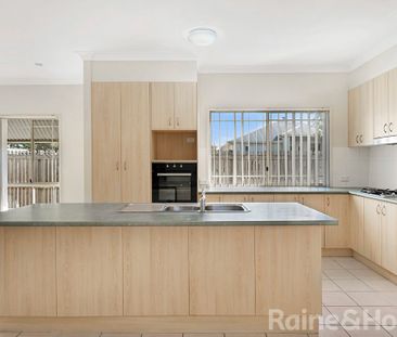 Charming Cottage in Quiet Woodside - Photo 4