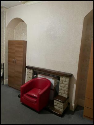 1 bedroom in a house share to rent - Photo 1