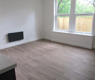 228 Halifax Road, Huddersfield - Photo 1