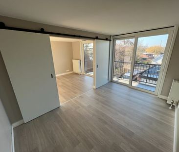 --- NIEUW --- Volledig vernieuwd 1-slaapkamerappartement + autostaa... - Photo 1
