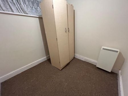 2 Bedroom Flat To Let - Photo 5