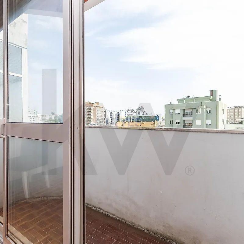 Apartment T4 in Lordelo do Ouro e Massarelos, Porto - Photo 1
