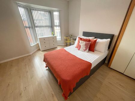 4 bedroom terraced house to rent - Photo 5