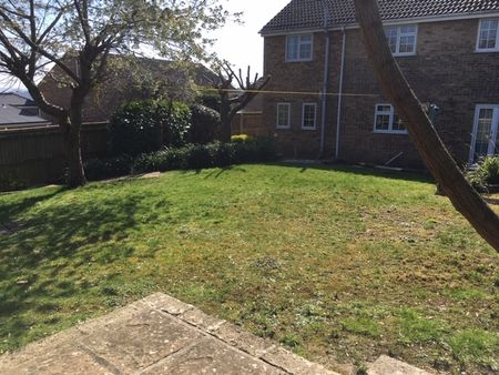 4 bedroom detached to rent Biddel Springs, Highworth - Photo 5