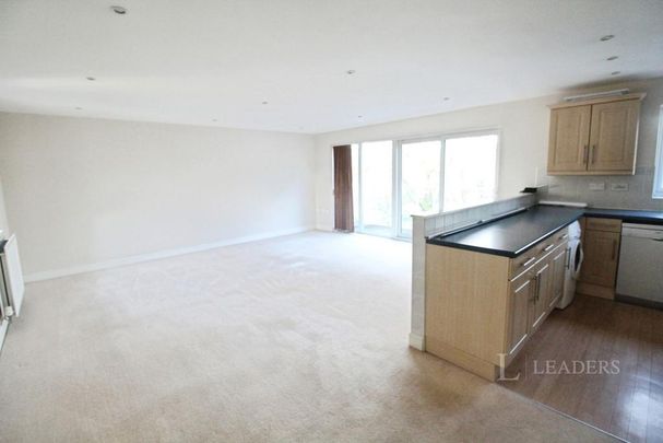 2 bedroom flat to rent - Photo 1