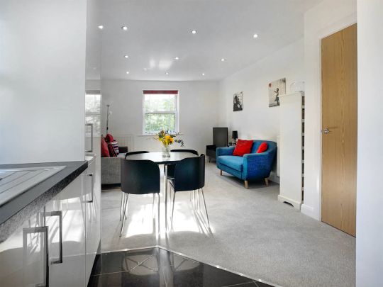 1 Bed, Apartment - Photo 1