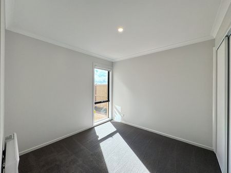Spacious & Modern Living Near Geelong - Photo 2